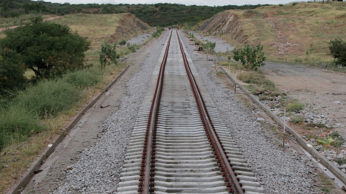 A Agência Nacional de Transportes Terrestres (ANTT) leiloou, nesta quinta (8), a subconcessão do trecho da Ferrovia de Integração Oeste-Leste (Fiol)