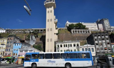 Com a nova restrição do horário de locomoção noturna entre as 20h desta sexta (28) e as 5h da próxima segunda-feira (31), o transporte público