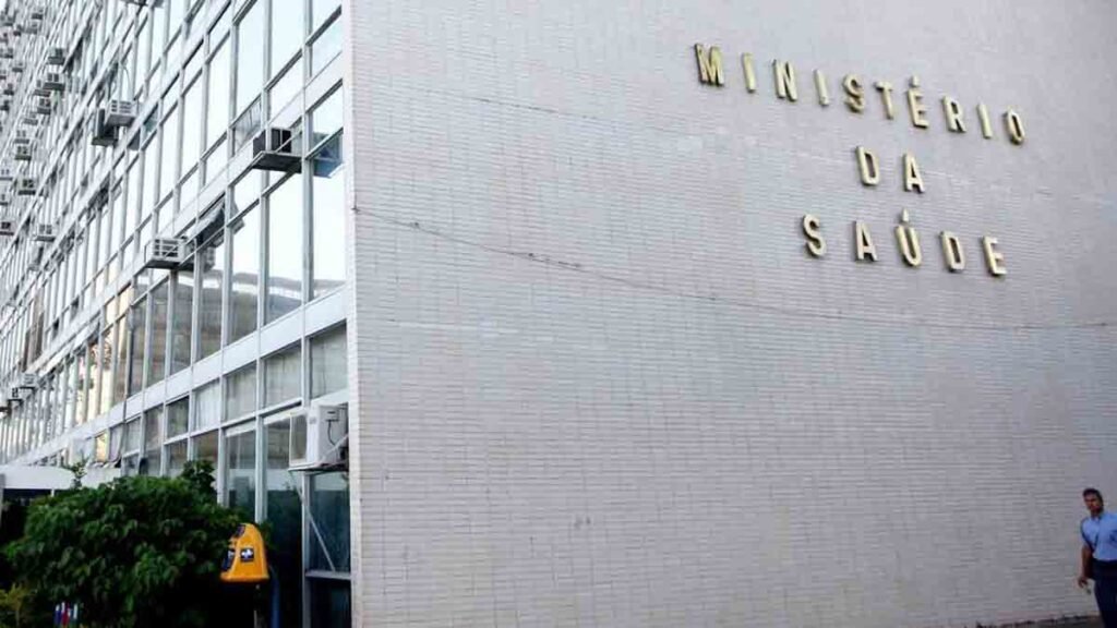 As pastas da Ciência, Educação e Saúde sofrerão mais com os bloqueios de R$ R$ 8,702 bilhões de verbas de ministérios pelo governo federal. A Ciência, Tecnologia e Inovações terá perda de R$ 2,5 bilhões, a educação terá redução de R$ 1,6 bilhão, a Saúde, perda de R$ 1,3 bilhão e Defesa, com redução de R$ 706 milhões.