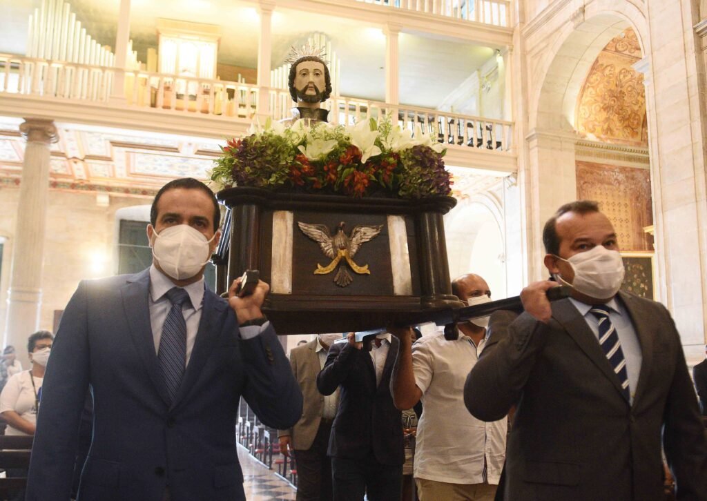 realizou nesta segunda-feira (10) uma missa em ação de graças pelos 335 anos de consagração da capital baiana a São Francisco Xavier,