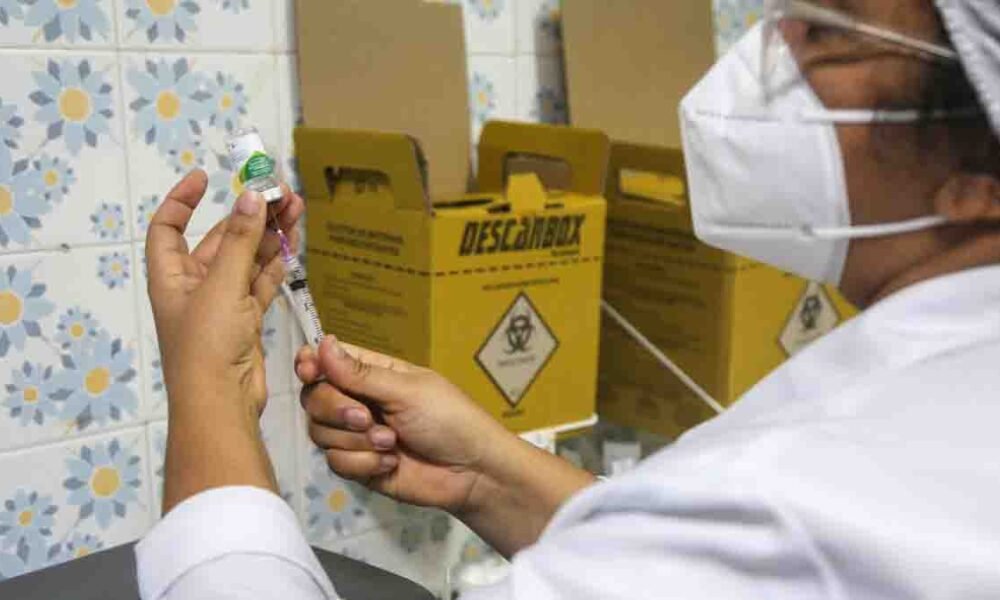 A segunda etapa da Campanha Nacional de Vacinação contra o vírus Influenza em Salvador começa nesta terça-feira (11). A partir de agora,