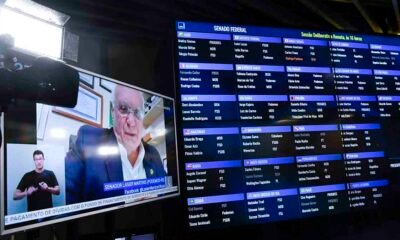 O Plenário do Senado aprovou nesta quinta-feira (13) o projeto de lei que suspende o reajuste anual na tabela de preços de medicamentos
