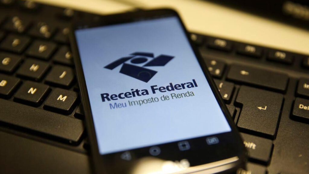 se vai receber dinheiro do Fisco ainda este mês. Nesse horário, a Receita Federal libera a consulta ao primeiro dos cinco lotes de restituição de 2021