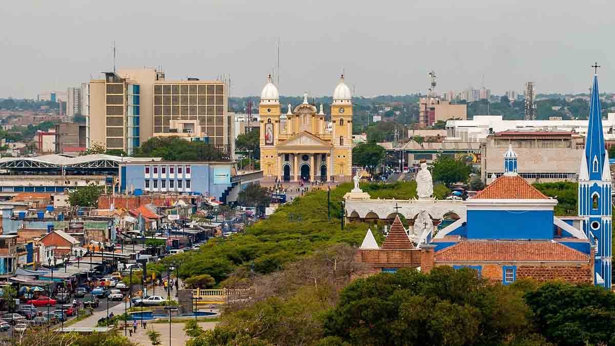 O presidente da Venezuela Nicolás Maduro, anunciou neste domingo (16), por meio de uma rede social que o país adotará uma quarentena