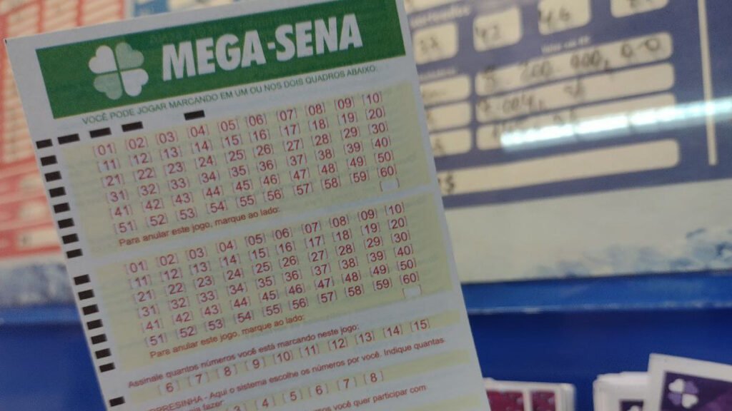 Com isso, o prêmio principal segue acumulado e a estimativa para o sorteio da próxima quarta-feira (26) é de R$80 milhões.