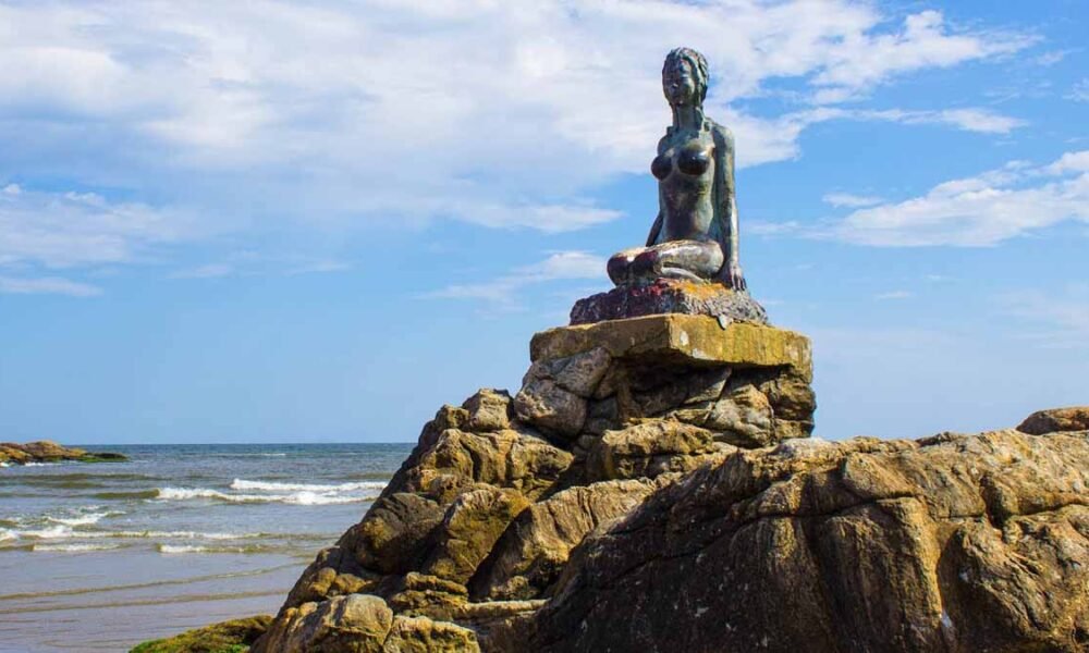 Mulheres de Areia. O maluquinho Tonho da Lua repetindo à exaustão: a Ruth é boa; a Raquel é má. A boa Ruth, foneticamente bandeirosa