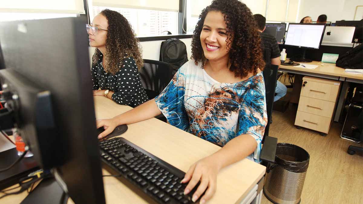 Mais 1.388 estudantes universitários foram selecionados pelo Programa Partiu Estágio para atuar nos órgãos estaduais, em 60 municípios da Bahia