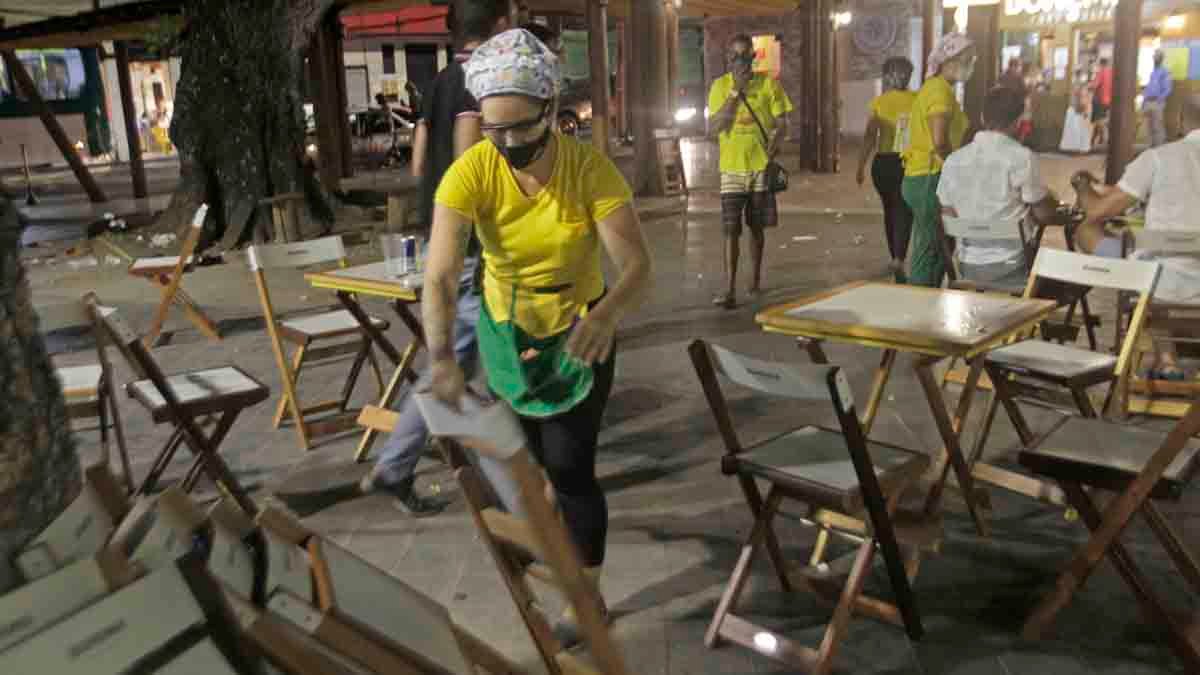 A venda de bebida alcoólica segue proibida no próximo fim de semana e no período junino em toda a Bahia. O Governo do Estado decidiu suspender