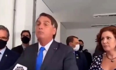 De forma desequilibrada, o presidente Jair Bolsonaro voltou a atacar jornalistas, desta vez mandou uma repórter de uma afiliada da TV Globo e integrantes