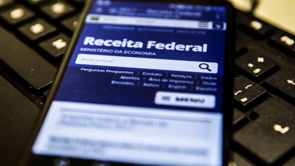 A Receita Federal libera nesta quarta-feira (23), a partir das 10h, o segundo dos cinco lotes de restituição do Imposto de Renda Pessoa