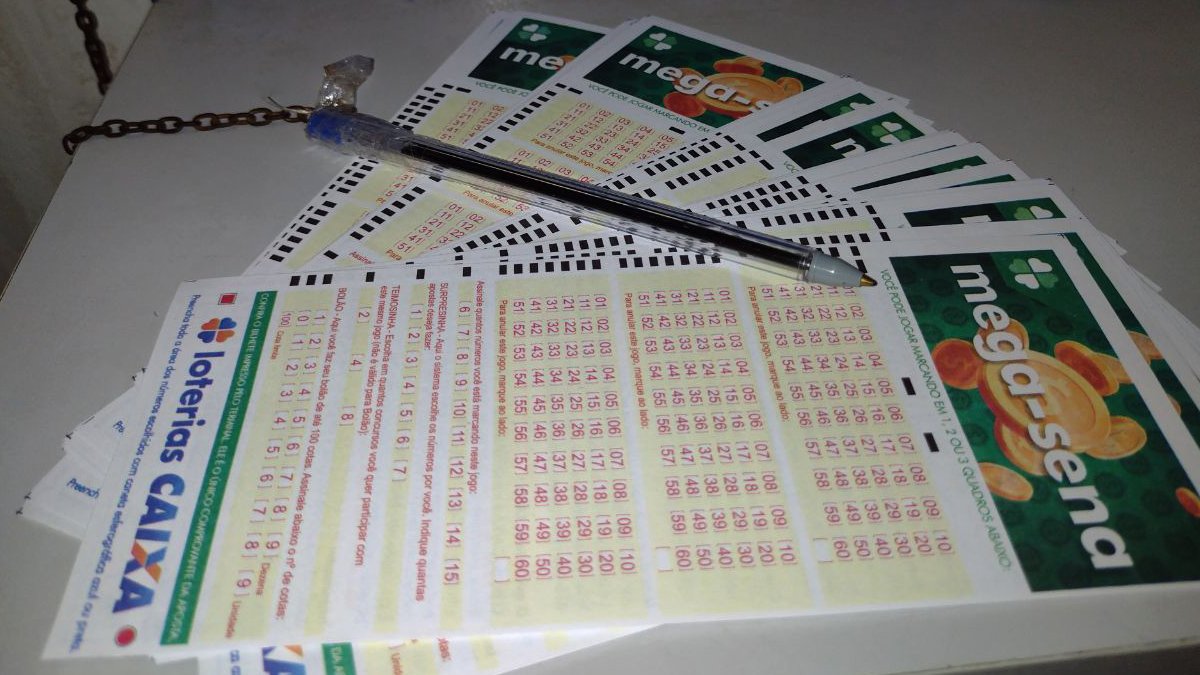 prêmio máximo do concurso 2.384 da Mega-Sena, realizado neste sábado (26). Como não houve bilhetes vencedores, o prêmio de R$3 milhões