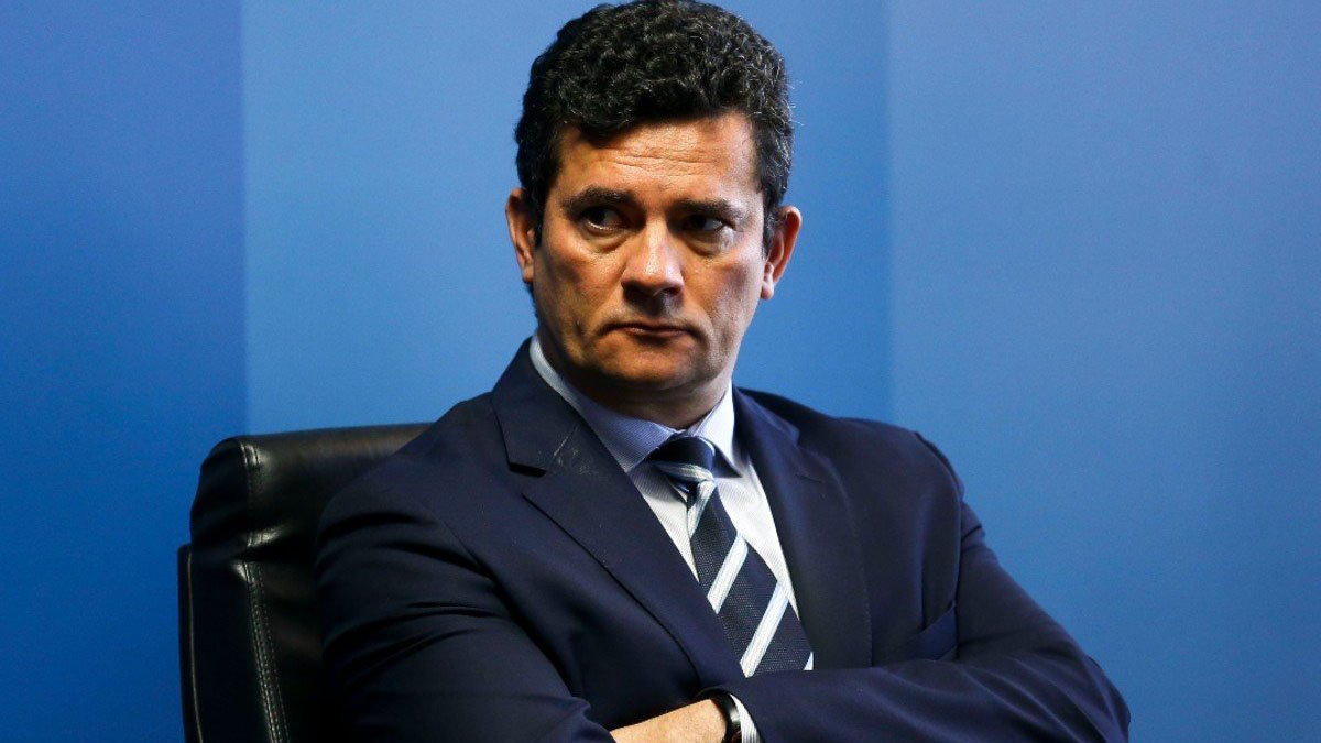 O ex-juiz Sergio Moro desistiu de disputar a Presidência da República e será candidato a deputado federal por São Paulo. A informação foi divulgada pela assessoria de imprensa do deputado Alexandre Leite (União Brasil).