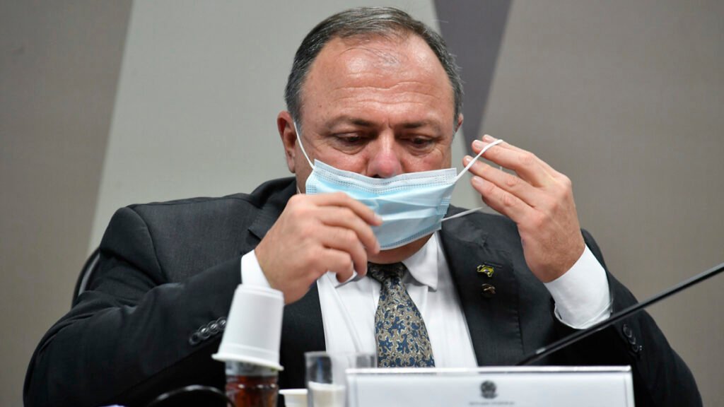 O Ministério Público Federal entrou com ação de improbidade administrativa contra o ex-ministro da Saúde, Eduardo Pazuello, atribuindo