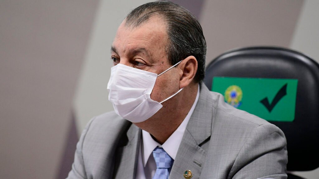 enviou uma carta ao presidente Jair Bolsonaro (sem partido) para que ele confirme ou negue denúncias do deputado federal Luis Miranda