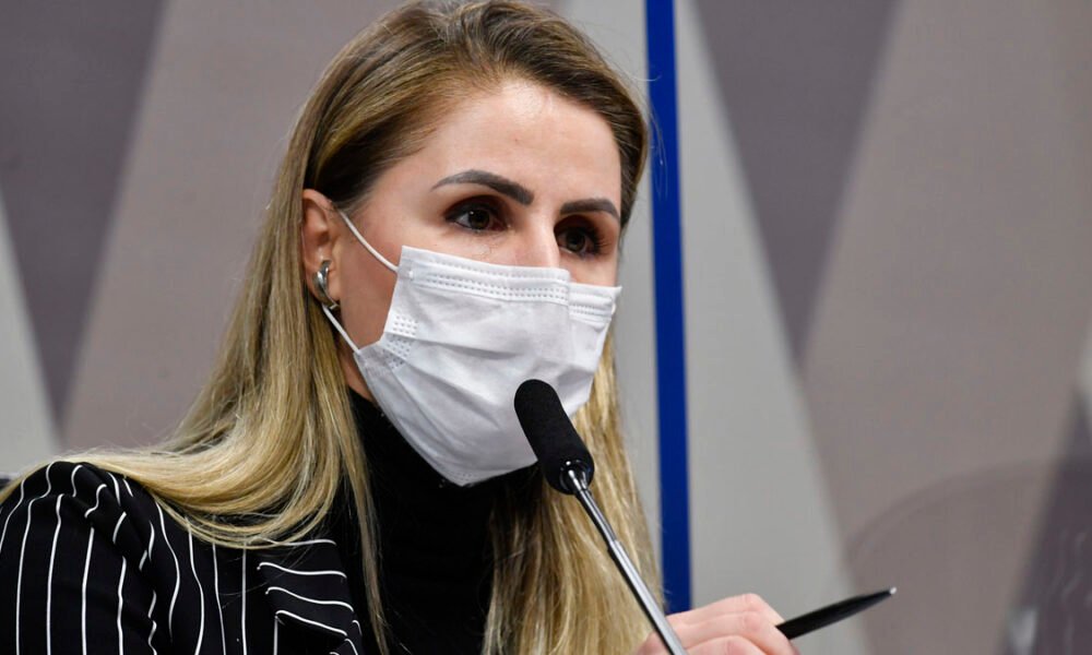 A ex-coordenadora do Programa Nacional de Imunizações (PNI) do Ministério da Saúde Francieli Fantinato responsabilizou o presidente Jair