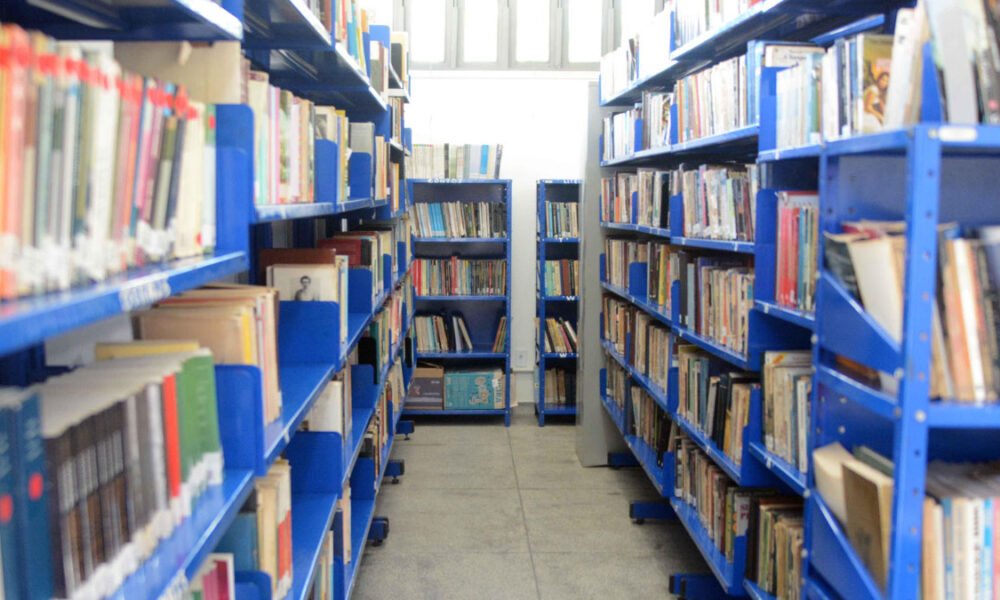 Com a chegada da fase verde do Plano Salvador, que retoma as atividades econômicas, as bibliotecas municipais receberão o público a