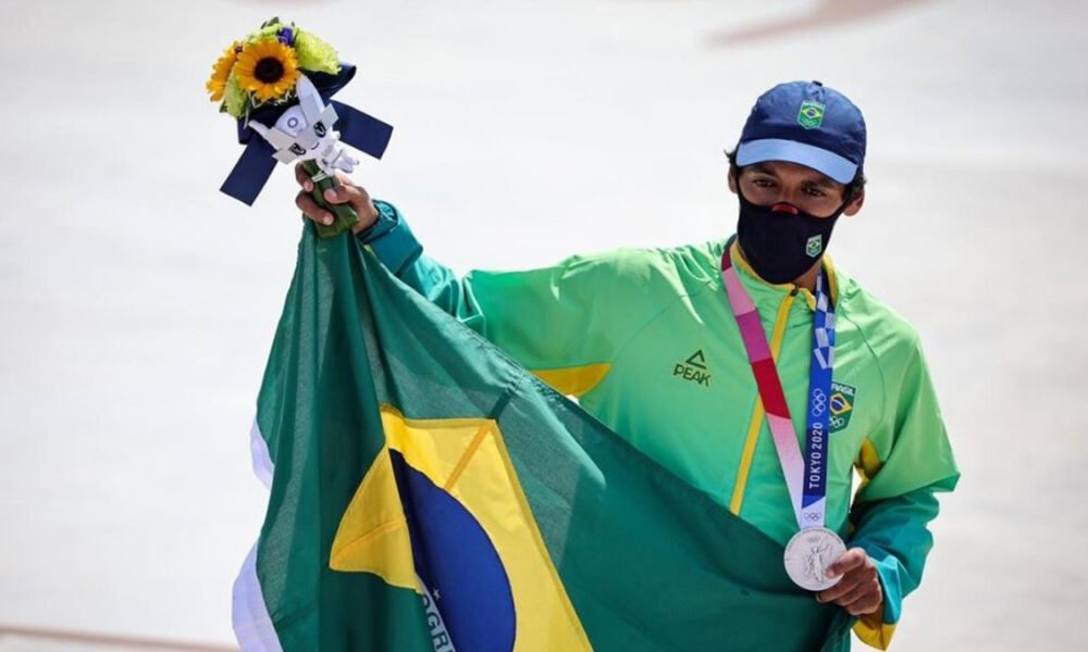 O domingo começou com o Brasil conquistando suas primeiras medalhas no Jogos de Tóquio. A primeira veio do skate com Kelvin Hoefler,