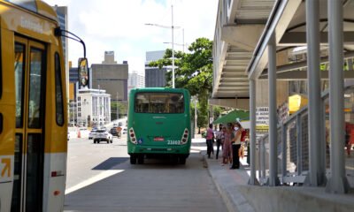 A operação do transporte coletivo em Salvador terá o horário ampliado a partir desta sexta-feira (9), após anúncio do novo horário do decreto