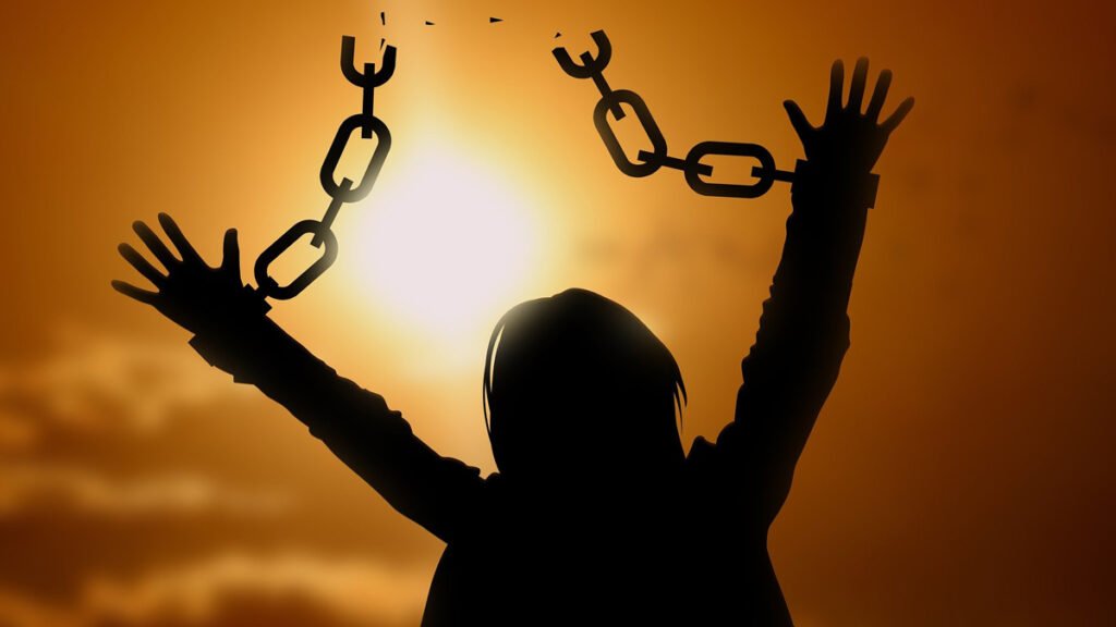 Ao longo de nossa história, foi nos demonstrado que uma das maiores forças que imperam na humanidade é o lamentável medo, pelo medo foram