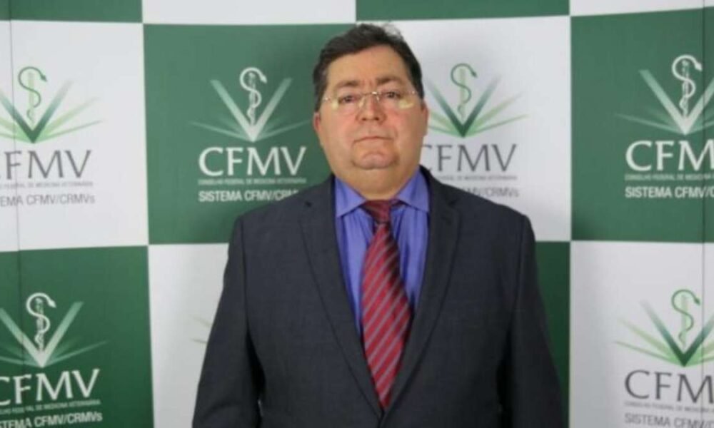 Foi exonerado nesta quinta-feira (8), Laurício Monteiro Cruz, diretor do departamento de Imunização e Doenças Transmissíveis do