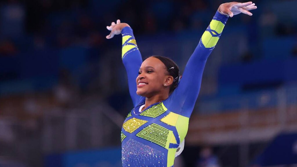 A ginasta brasileira Rebeca Andrade conquistou a medalha de prata na competição individual. A ginasta de 22 anos se tornou a