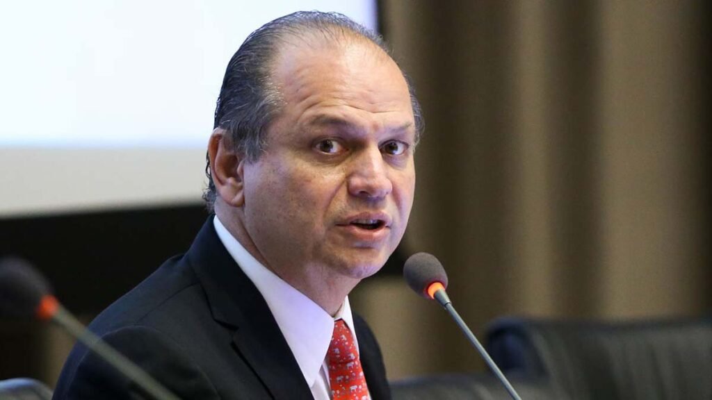 a quebra de sigilo fiscal do deputado federal Ricardo Barros (PP-PR), líder do governo na Câmara e do advogado Frederico Wassef,