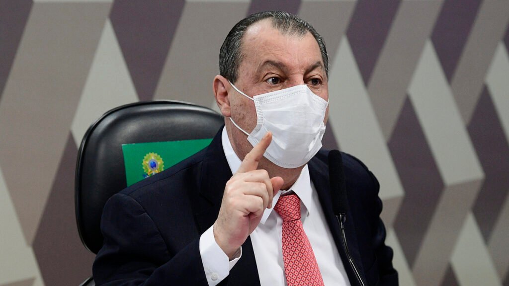 Democracia é inegociável, afirma presidente da CPI sobre desfile
