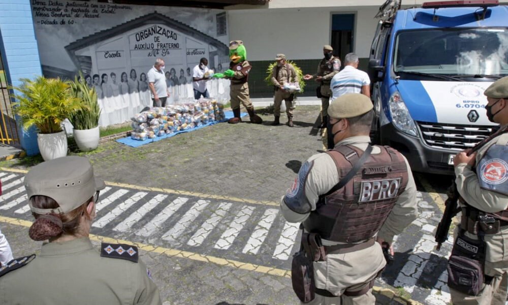 no bairro da Liberdade, em Salvador. Iniciada no dia 10 de julho, a campanha é destinada à arrecadação e doação de alimentos não perecíveis