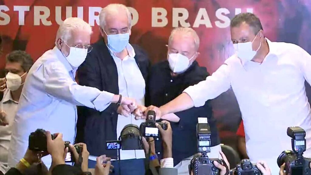 O auditório da Assembleia Legislativa (Alba) foi palco do primeiro encontro de Lula com movimentos sociais e lideranças políticas na Bahia,