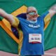 O Brasil obteve mais uma prata nesta segunda-feira (30) no atletismo na Paraolimpíada de Tóquio 2020. Dessa vez, no arremesso de peso Classe F11 (deficientes visuais), com Alessandro Rodrigo da Silva.