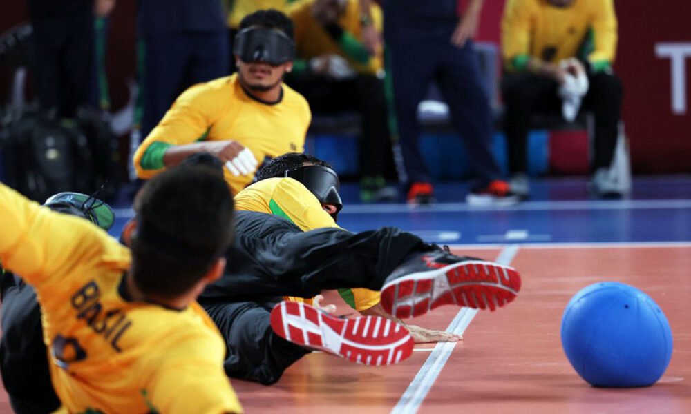 A seleção brasileira masculina de goalball, atual bicampeã mundial (2014 e 2018), avançou às semifinais após o Brasil derrotar na manhã nesta terça-feira (31) a Turquia