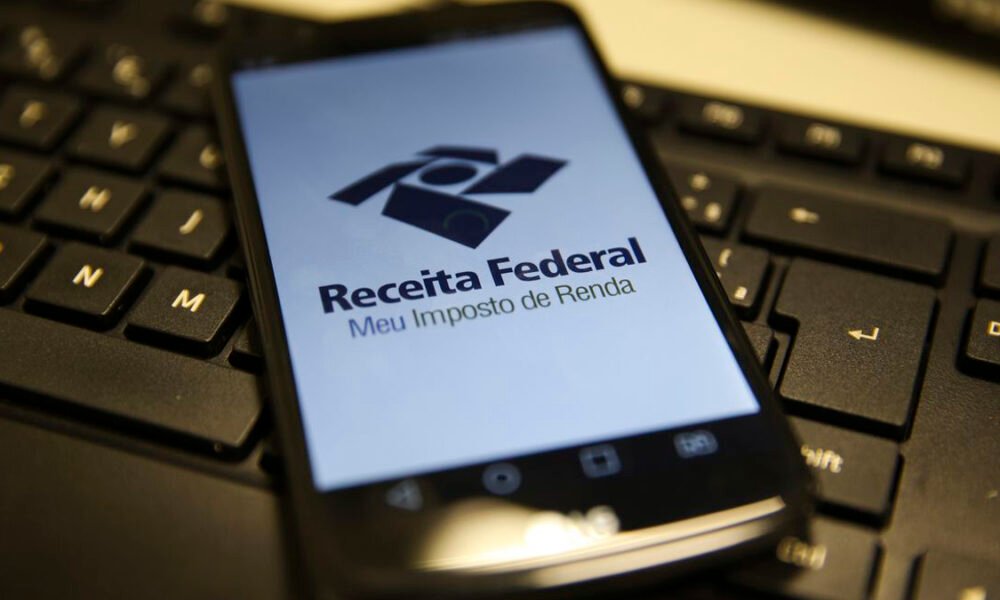 A Receita Federal vai pagar nesta quinta-feira (29) o lote residual de restituição do Imposto de Renda de Pessoa Física (IRPF) referente ao m