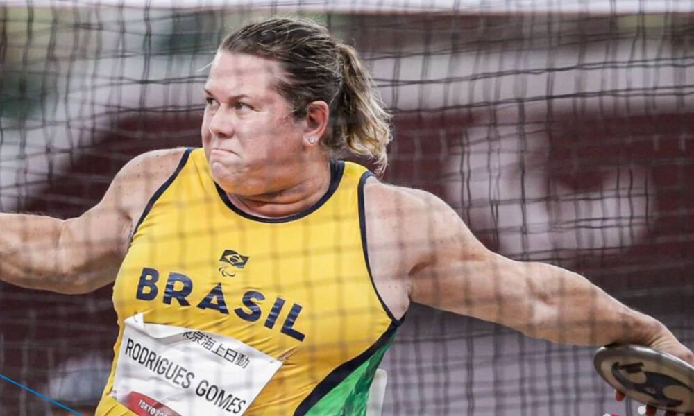 Nesta segunda-feira (30) Beth Gomes, de 56 anos, atleta mais velha da delegação brasileira que disputa os Jogos Paraolímpicos de Tóquio, e também a mais velha que qualquer atleta que tenha ido à Olimpíada,