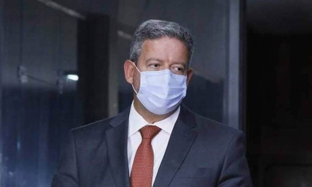 pronunciamento no final da tarde desta sexta-feira (6) para comunicar que, de derrotada na comissão especial, colocará a PEC do voto impresso