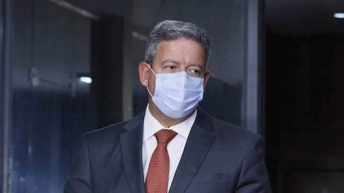pronunciamento no final da tarde desta sexta-feira (6) para comunicar que, de derrotada na comissão especial, colocará a PEC do voto impresso