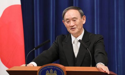 O primeiro-ministro do Japão, Yoshihide Suga, anunciou nesta sexta-feira (03) a sua renúncia ao comando do país e que não concorrerá à reeleição