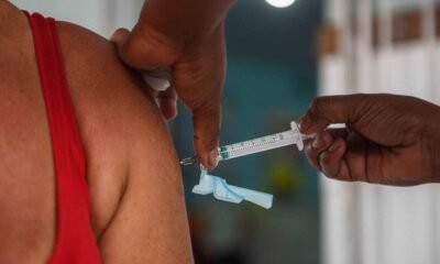 Salvador inicia a aplicação da primeira dose da vacina contra Covid-19 dos adolescentes de 14 anos sem comorbidades nesta quarta-feira (15),