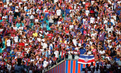 A Bahia ainda não tem previsão para liberação de torcidas nos estádios. É o que afirmou o governador Rui Costa durante visita a