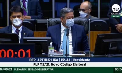 O deputado federal Igor Timo (Podemos-MG) cometeu uma gafe na sessão deliberativa que votava destaques do novo Código Eleitoral na madrugada