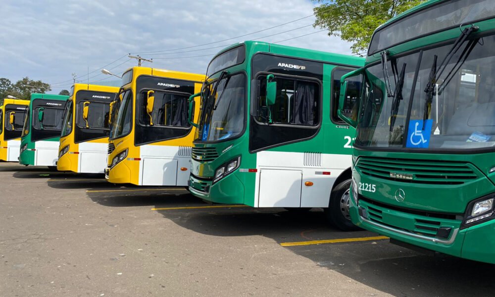 Salvador poderá contar em breve com 169 novos ônibus, todos com ar condicionado. O anúncio foi feito nesta sexta-feira (10) pelo prefeito Bruno Reis, que está em São Paulo acompanhado do secretário de Mobilidade (Semob),