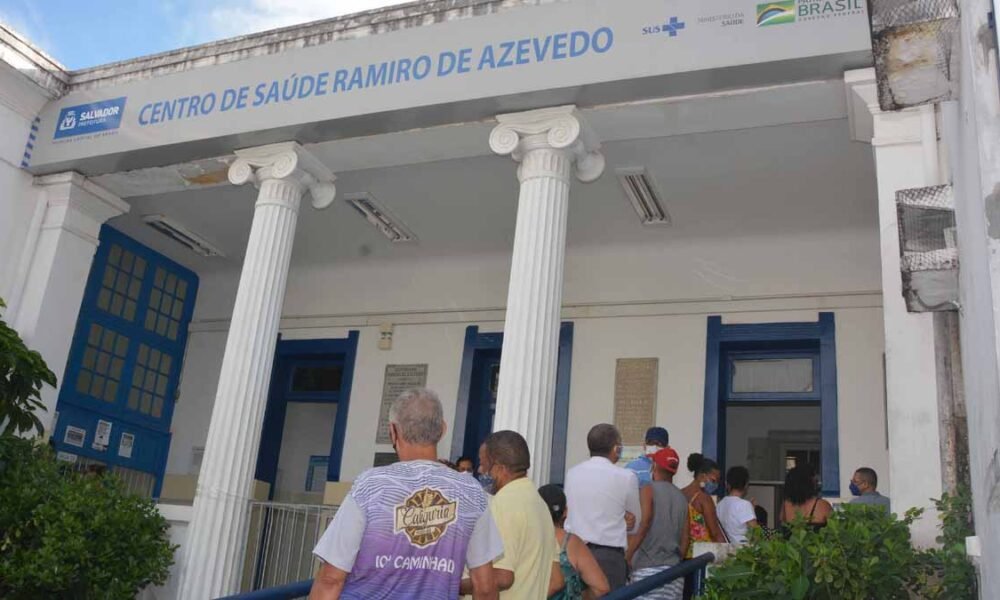 Salvador vem realizando mutirões para aplicação da segunda dose da vacina contra a Covid-19. Atualmente, mais de 970 mil pessoas já estão