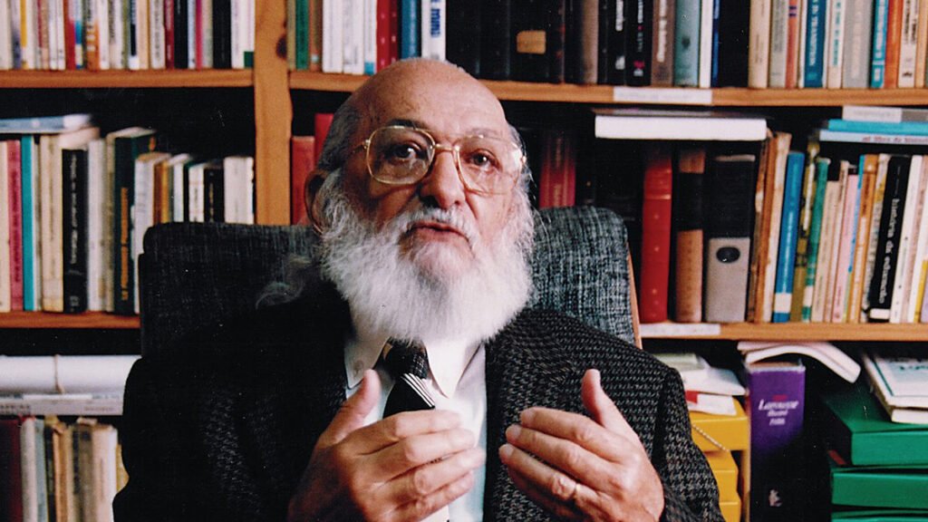 Paulo Freire, educador e filósofo brasileiro, é o Patrono da Educação Brasileira