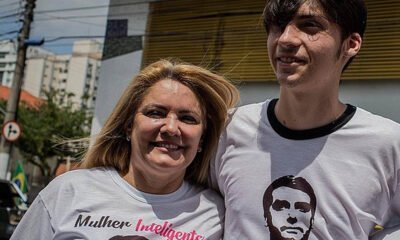 Citadas em investigação do Ministério Público do Rio sobre suposta "rachadinha" no gabinete do vereador Carlos Bolsonaro (Republicanos), as empresas da segunda ex-mulher do presidente Jair Bolsonaro, Ana Cristina Valle, acumulam dívidas de R$ 325,5 mil com a União. Três CNPJs ligados a ela estão inscritos na dívida ativa por tributos que não foram pagos. São débitos previdenciários ou de Fundo de Garantia do Tempo de Serviço (FGTS). Também há multas trabalhistas e outras pendências tributárias.