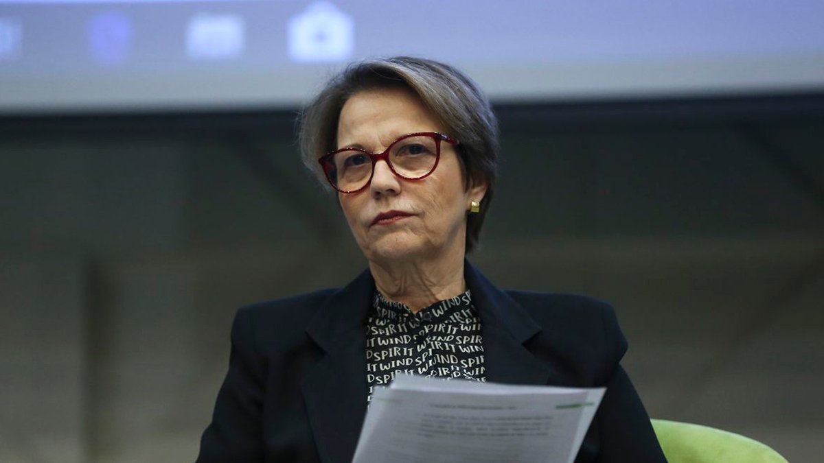 O deputado federal Eduardo Bolsonaro, a ministra da Agricultura, Tereza Cristina, e o Advogado-Geral da União, Bruno Bianco Leal,  estão com Covid-19.
