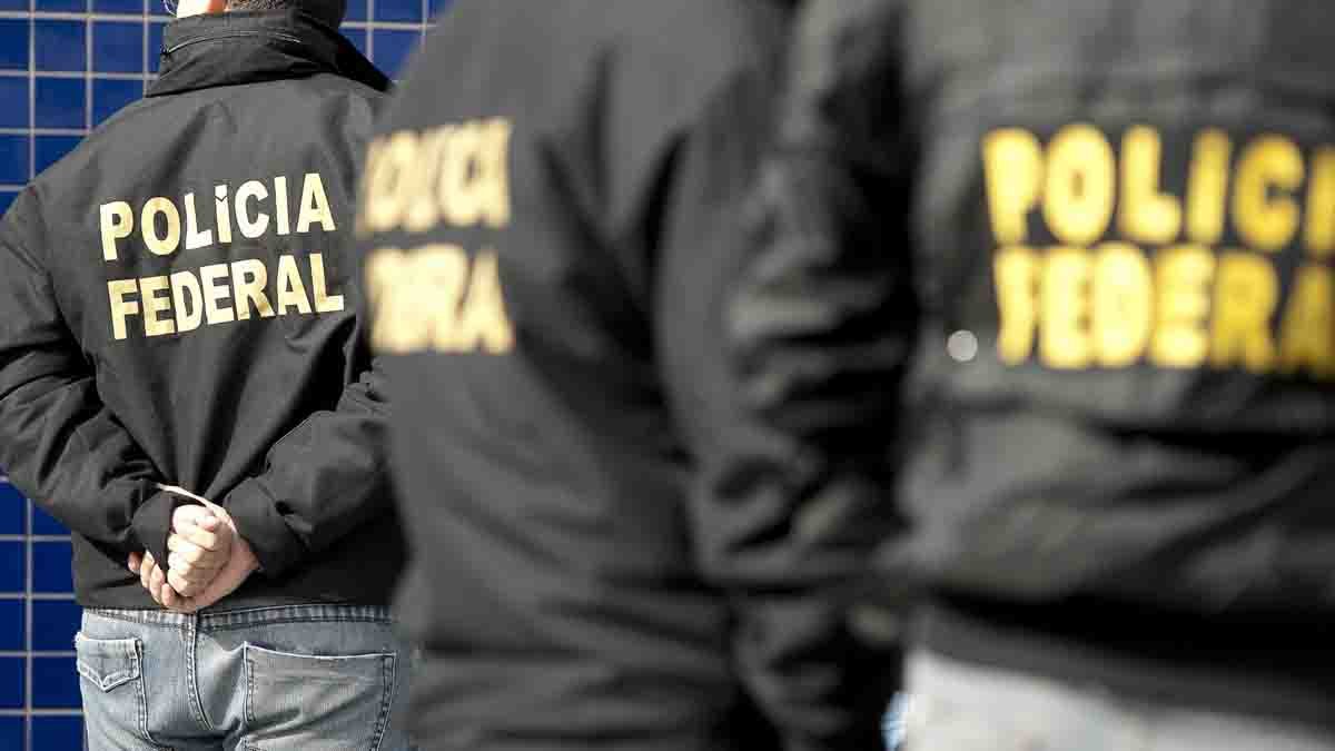 Na manhã desta terça-feira (27), a Polícia Federal (PF) cumpriu um mandado de busca e apreensão com o objetivo de reprimir o crime de apologi