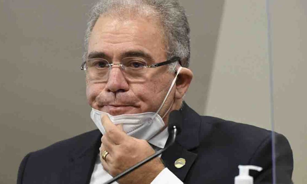 A Comissão de Direitos Humanos (CDH) aprovou, nesta segunda-feira (7), a convocação do ministro da Saúde, Marcelo Queiroga, para fazer esclarecimentos sobre o atraso da vacinação infantil contra o Covid-19.