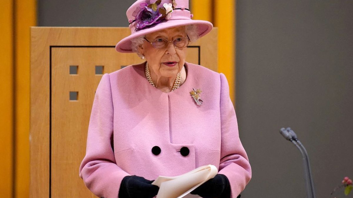 A Rainha Elizabeth II criticou a inércia dos líderes mundiais em lidar com a crise climática, admitindo que está “irritada” com indivíduos que