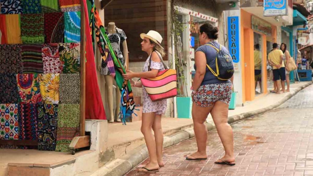 Em geral, o turismo consciente é aquele que fazemos quando já temos a consciência de que, ao viajarmos, impactamos, de alguma maneira,