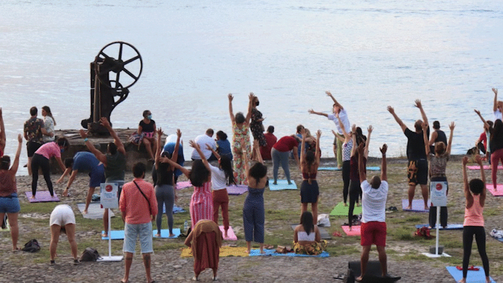 O Coletivo Ser Yoga (CSY) volta a promover aula pública de Hatha Yoga no Pátio do Pôr do Sol do Museu de Arte Moderna da Bahia