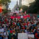 Manifestações contra o presidente Jair Bolsonaro (sem partido) estão marcados para acontecer neste sábado (2) em todas as regiões do país. Os protestos